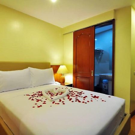 The Well Hotel Cebu Buitenkant foto