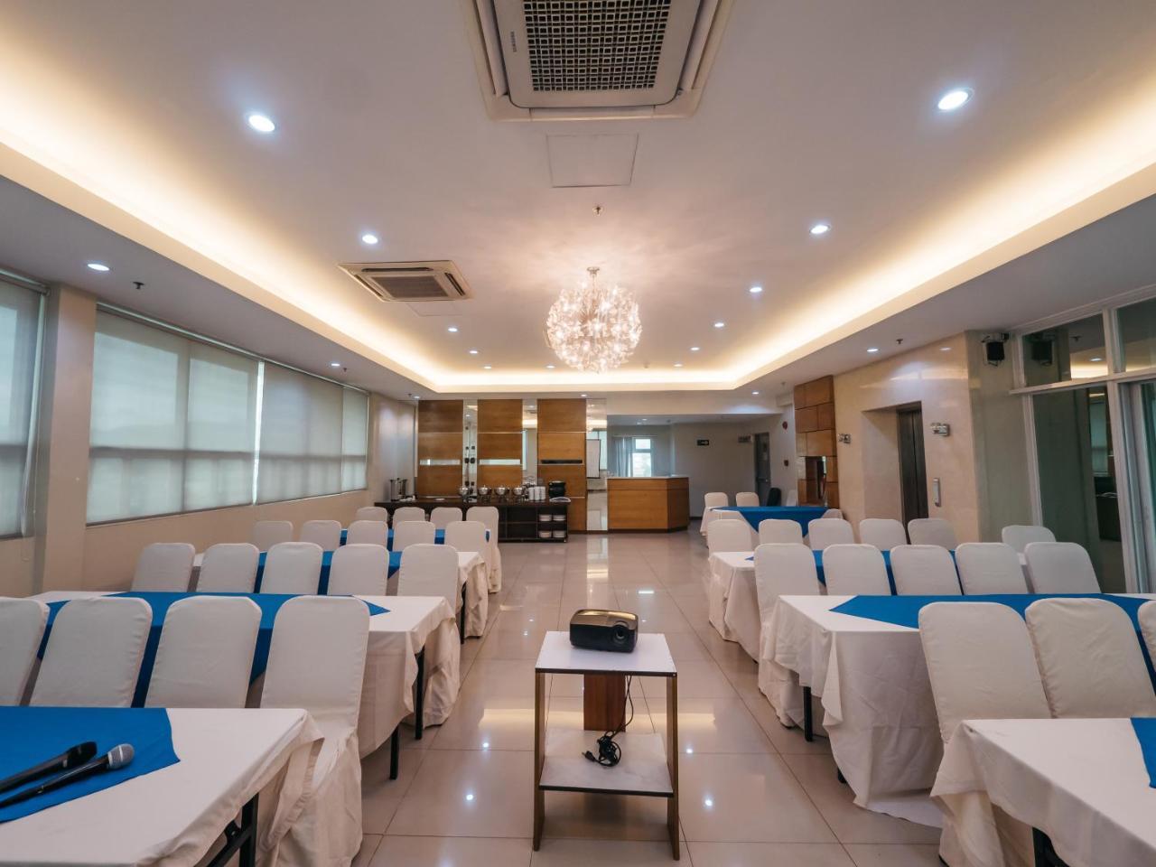The Well Hotel Cebu Buitenkant foto
